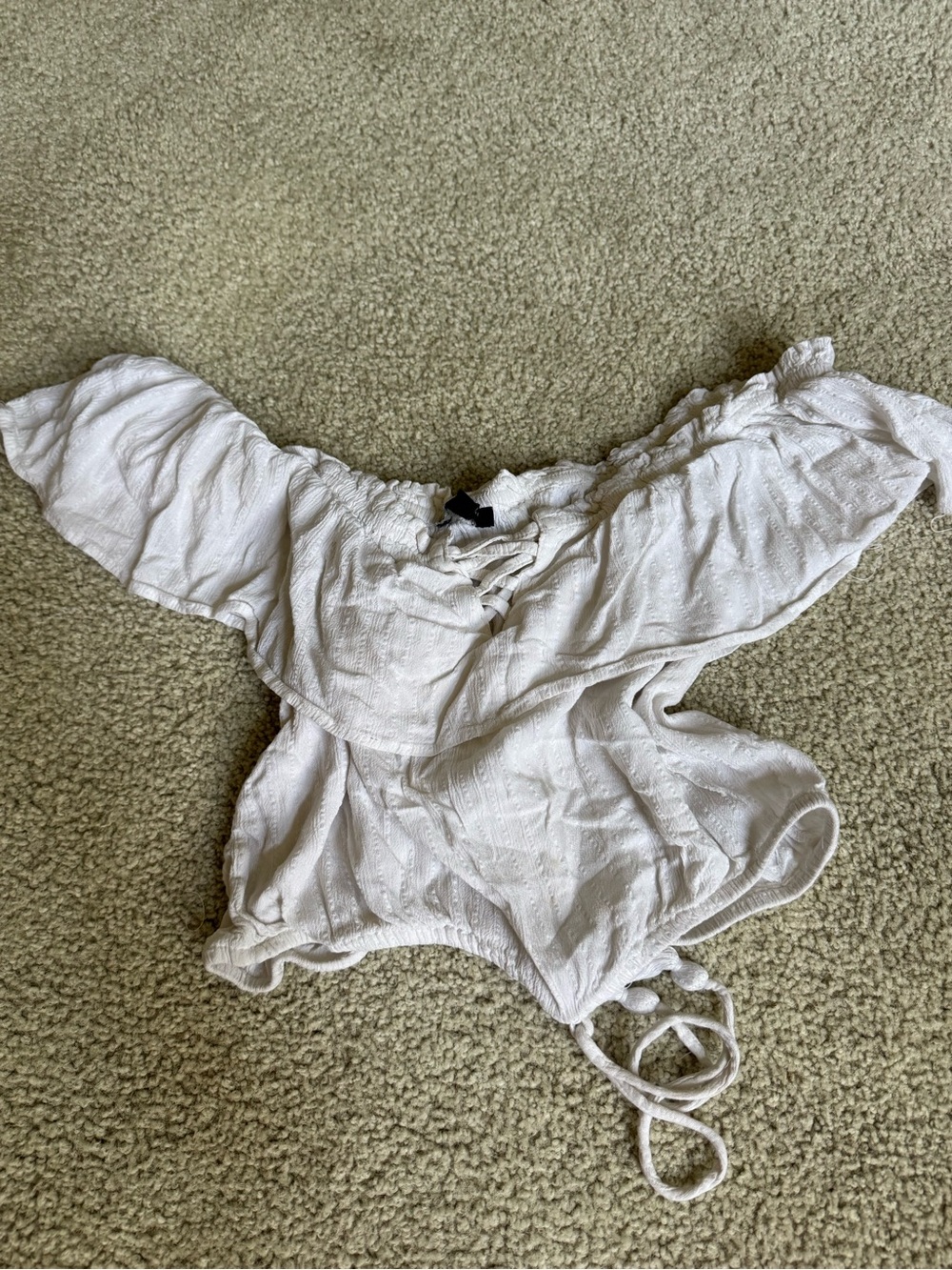 American Eagle Outfitters Off-Shoulder White Eyelet Blouse cropped